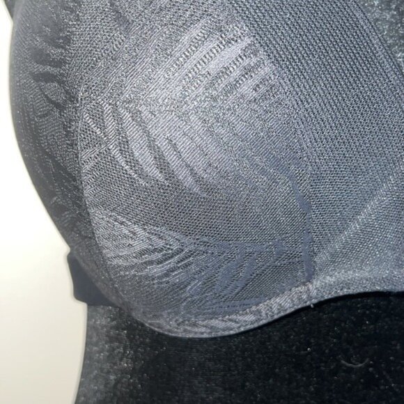 Lively 36DD Black Bra With Leaf Patterned Cups Adjustable Straps - Picture 2 of 5